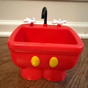 Disney’s Mickey Mouse mini kitchen sink